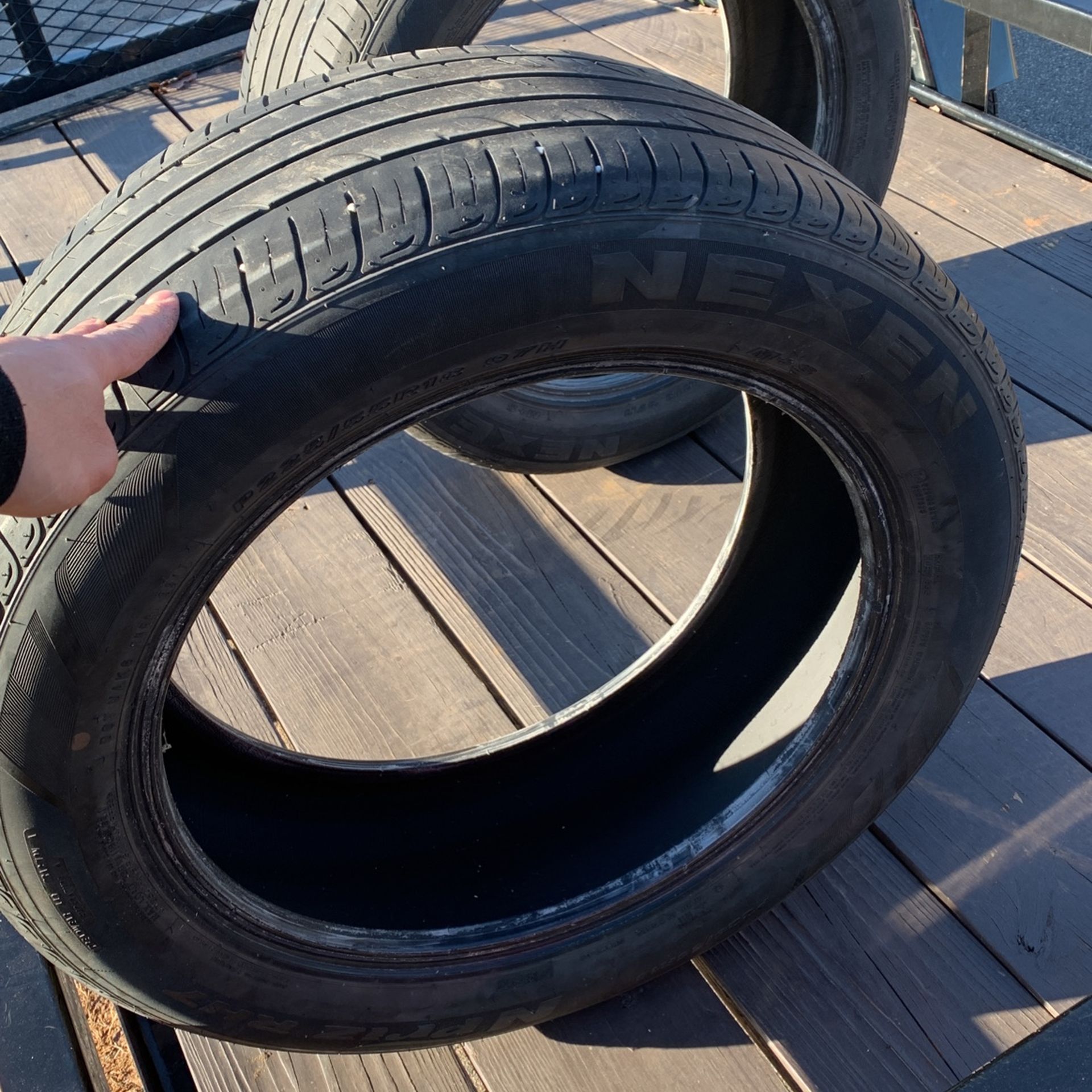 P225/55r18 97H Tire