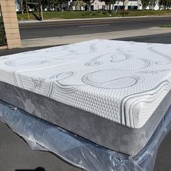 Queen Organic Cool Gel Memory Foam!!