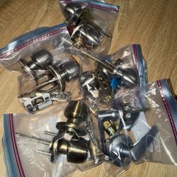 Silver Door Knobs Lot of 5 with keys READ
