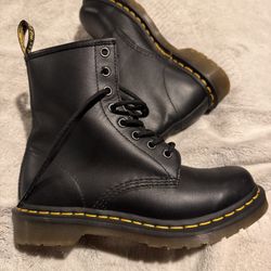 Brand New Dr. Martens Size US 7 Women 