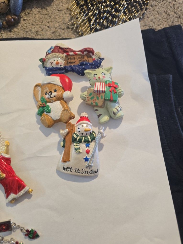 Set of 4 Ceramic Christmas Pins