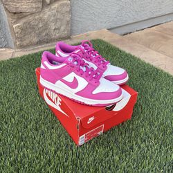 Nike Dunks Pink
