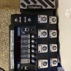 DigiTech RP1000 Integrated Guitar Effects Switching System And Looper