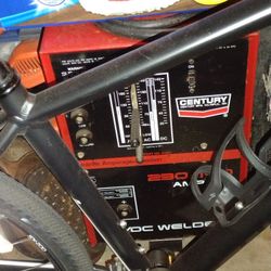 Century 230 AC/DC Arc Welder Very Good Condition  Low  Hours