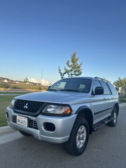 2003 Mitsubishi Montero