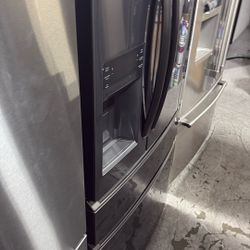 Frigidaire Gallery, Black Stainless Steel Refrigerator