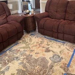 Couch/sofa/price Is Negotieble