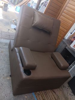 $50 RECLINER CHAIR