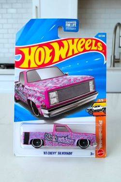 Hot Wheels '83 chevy silverado black widow - pink