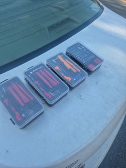 Auto Trim Removal and Screwdriver Bit Tool Sets