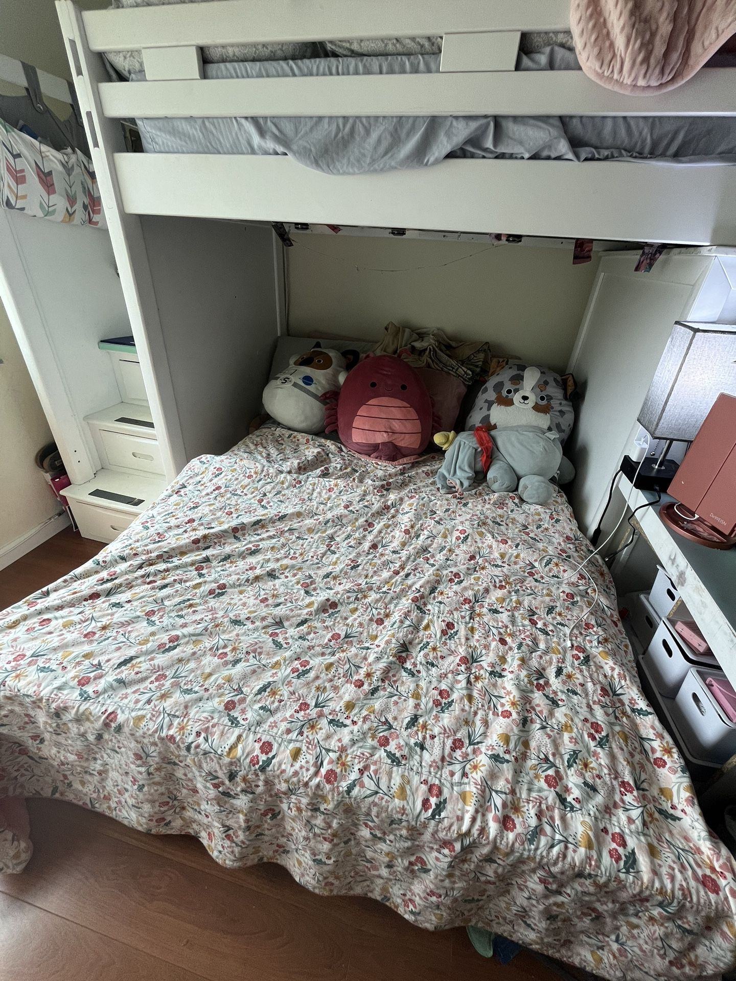 White Wood Full Bottom Twin Top Bunk Bed