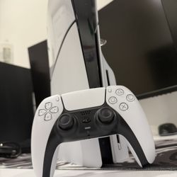 PlayStation 5 Disc 1TB (W/ 2 FREE GAMES)