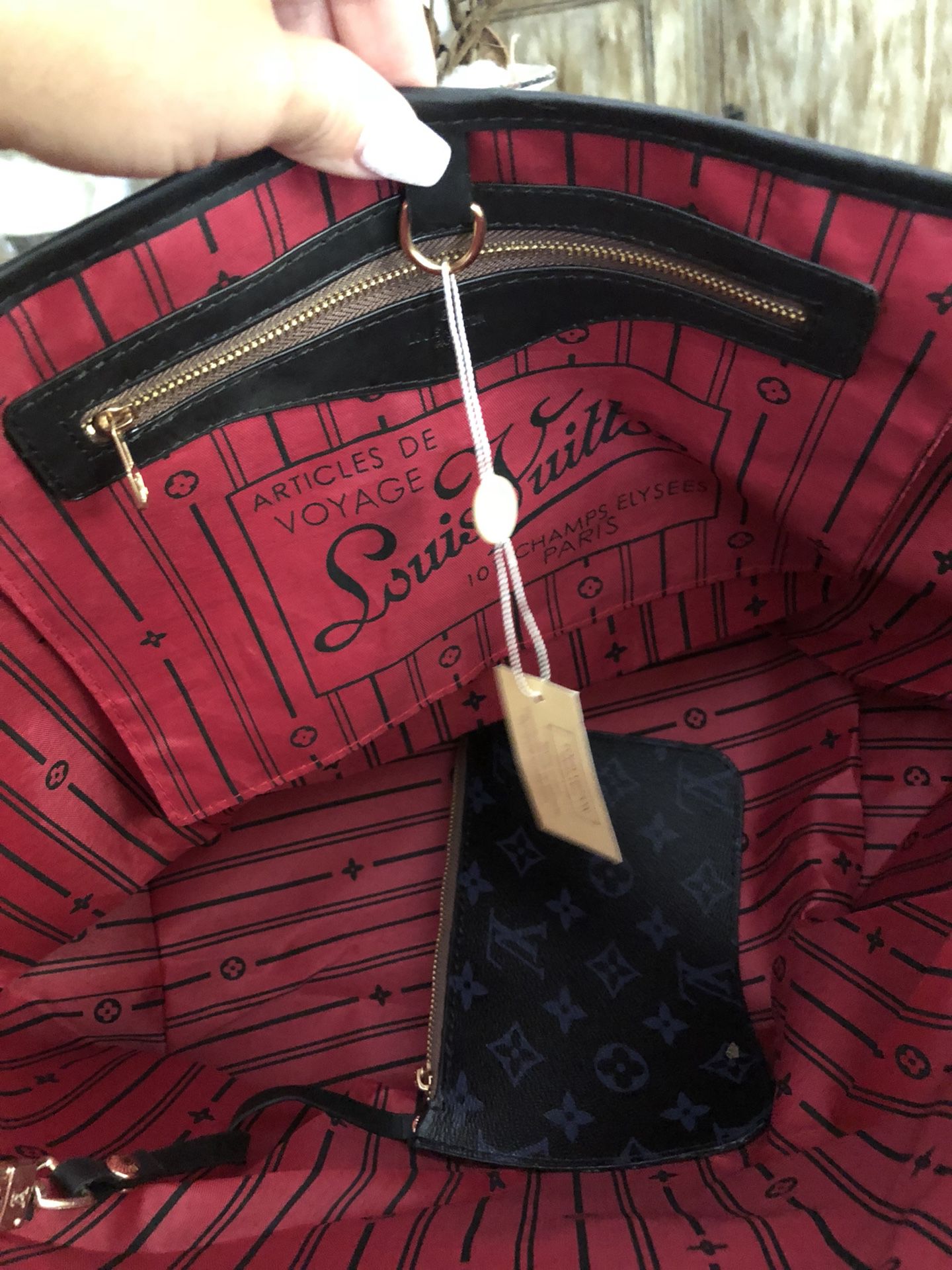 Louis Vuitton Neverfull MM Tote for Sale in Waltham, MA - OfferUp