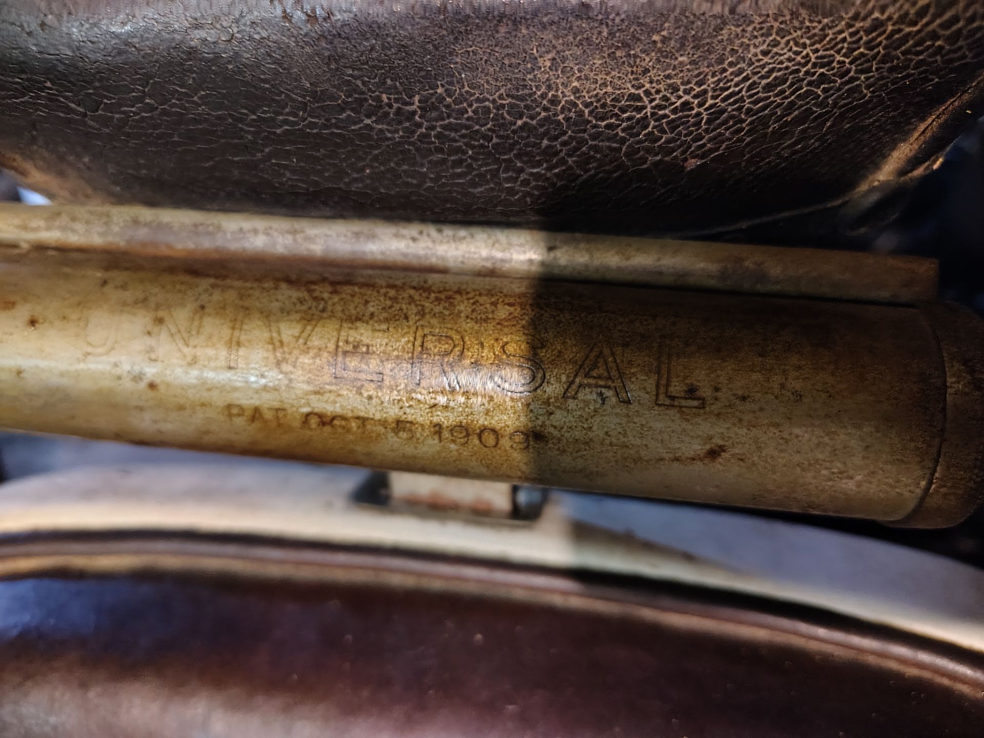 1909 Barber Chair