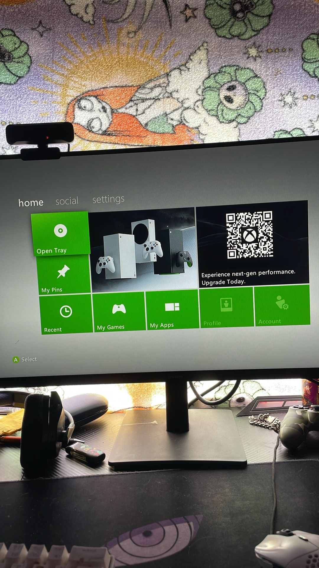 Working Xbox 360 Slim With Controller
