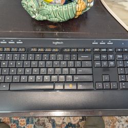 Logitech K520 Wireless Keyboard 