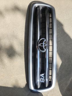 Toyota Sequoia 1st gen model grill