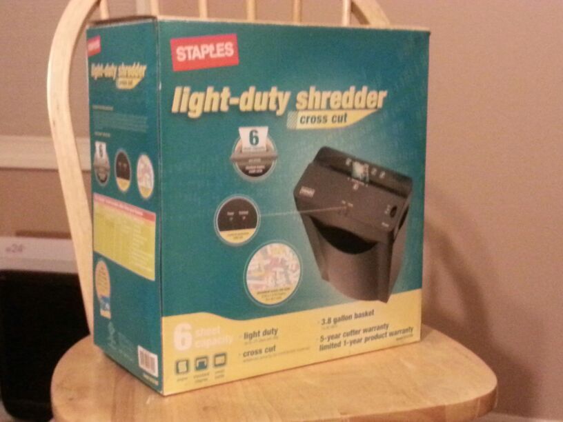 Staples cross cut shredder model SPL-616X