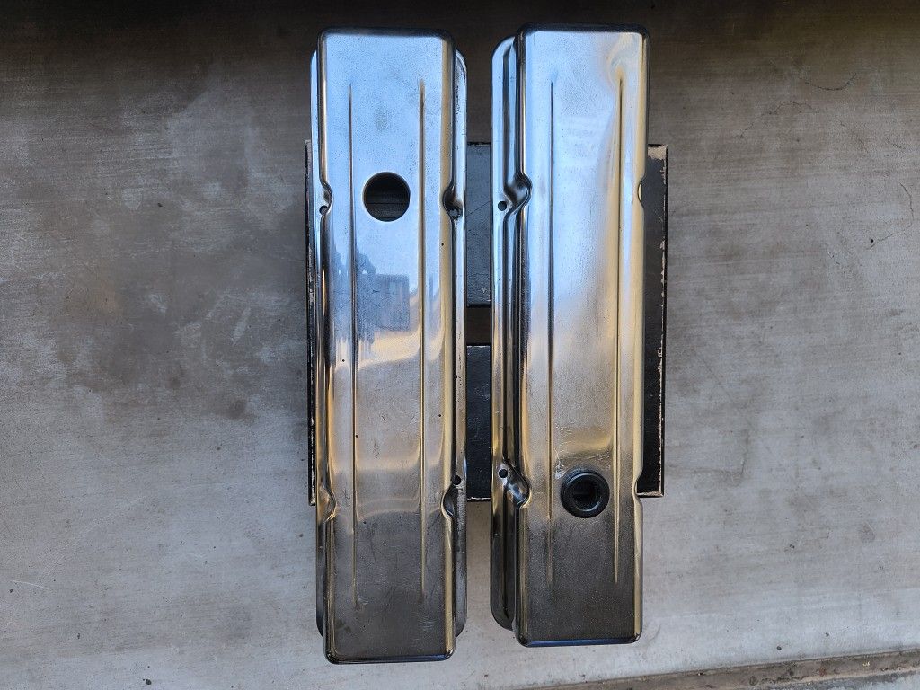 Valve Covers -Chevy SBC 350 Polished Aluminum Plain Valve Covers - Tall w/ HoleTall w/ Hole