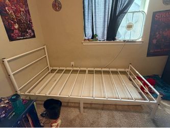 FREE FREE  TWIN BED WITH 2 mattresses