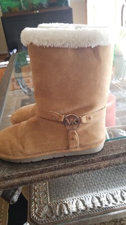Girls MK boots sz 3
