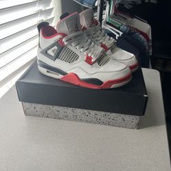Jordan 4s