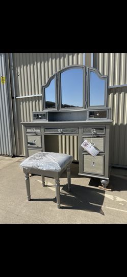 New Silver Make Up Vanity with Stool