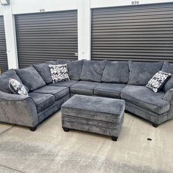 Sectional couch with ottoman
