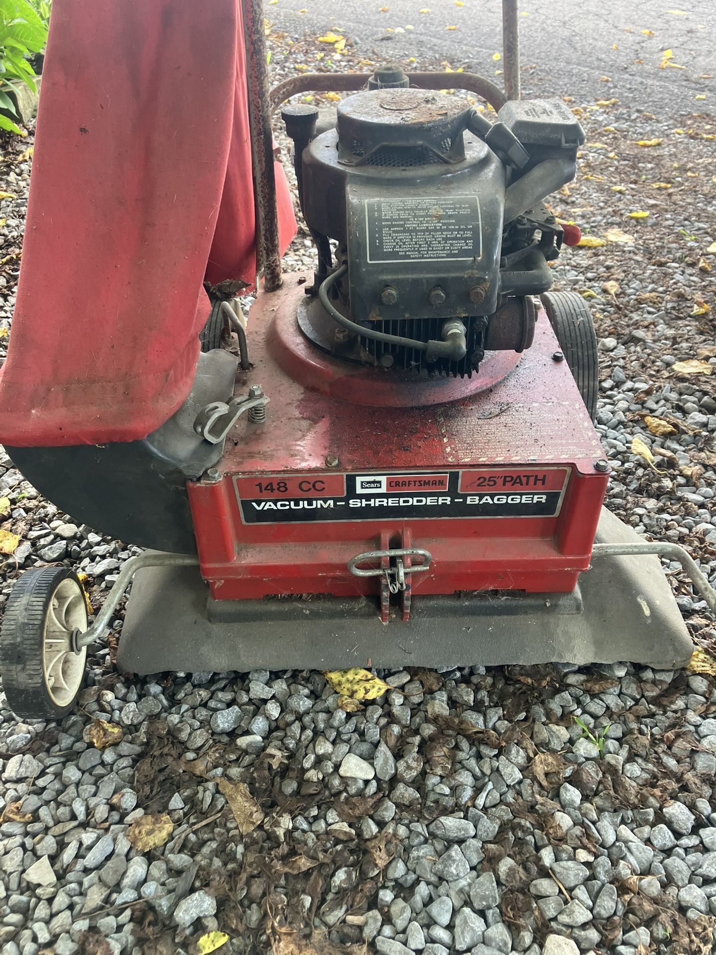 Shredder/bagger/vacuum