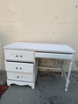 Desk/Vanity  free