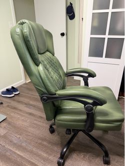 Desk/gaming chair