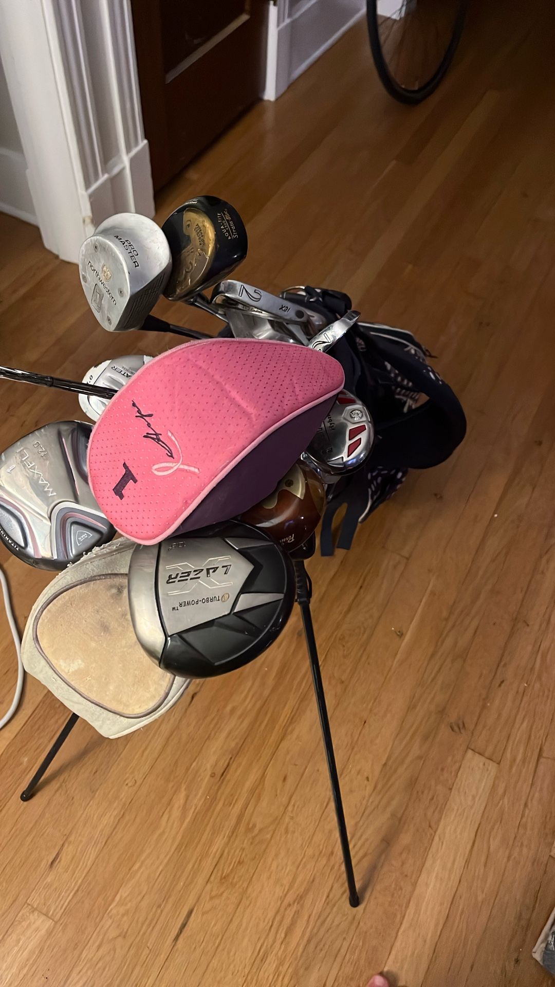 Girls Golf Club Set With Bag And Extra Clubs
