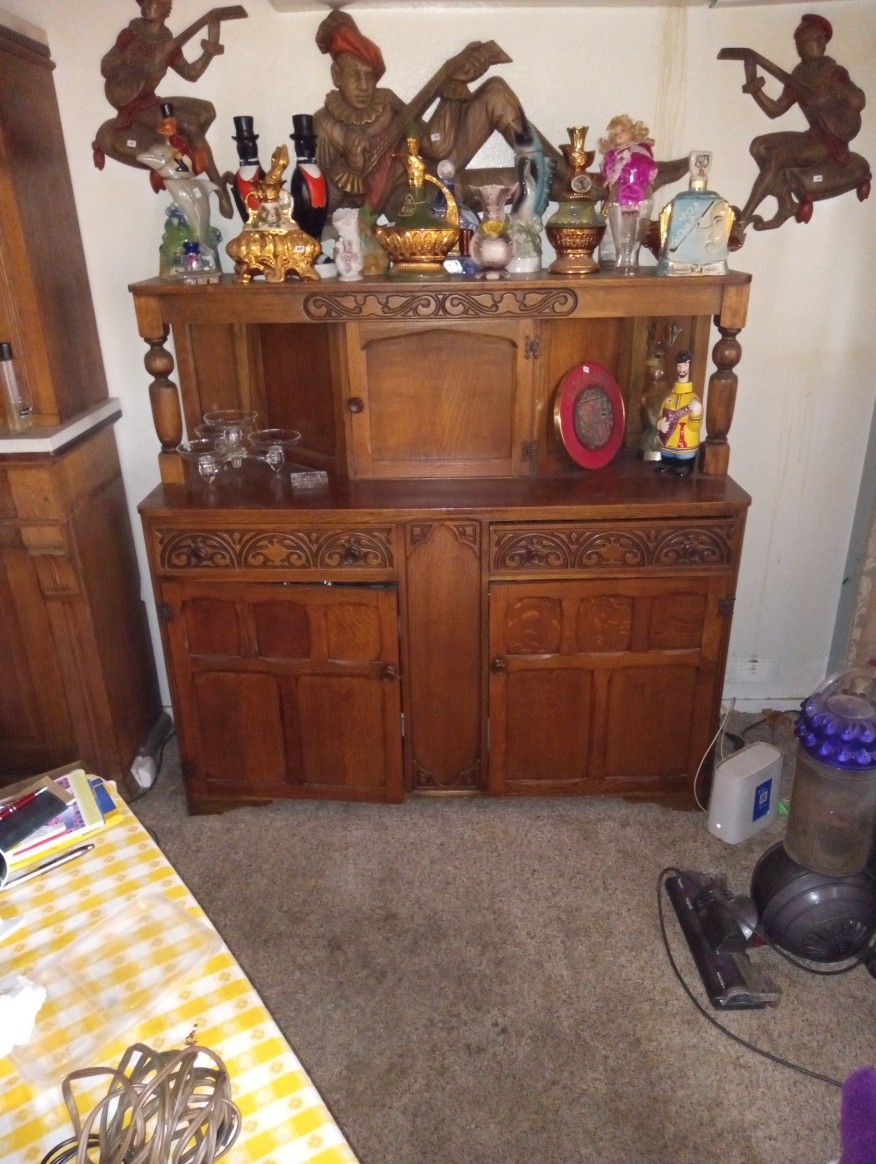 Wooden Display/Liquor Cabinet