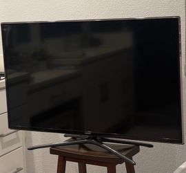 Samsung 48 inch flat TV. With remote control.