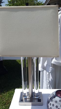 Heavy acrylic single lamp.