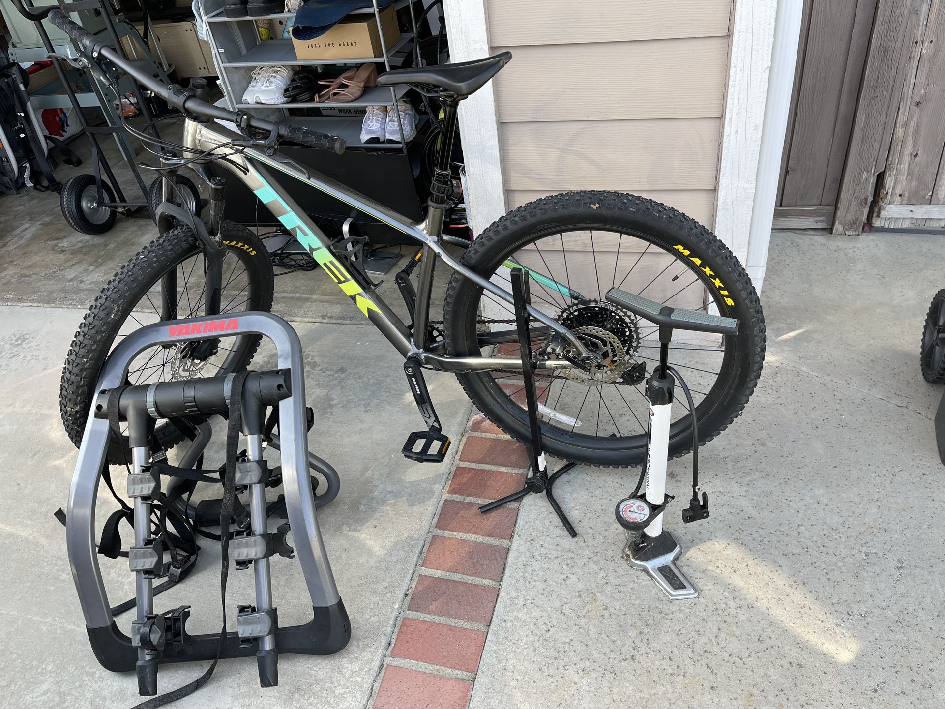Trek Hardtail Mountain Bike Package