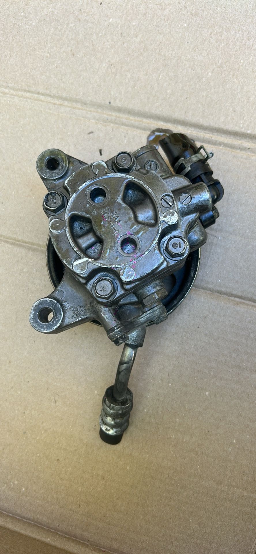 For sale power steering pump for 2003-7 honda accord in good working condition