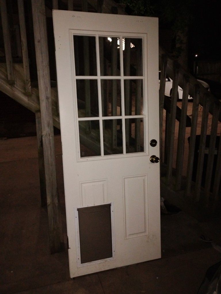 Door With Doggy Door