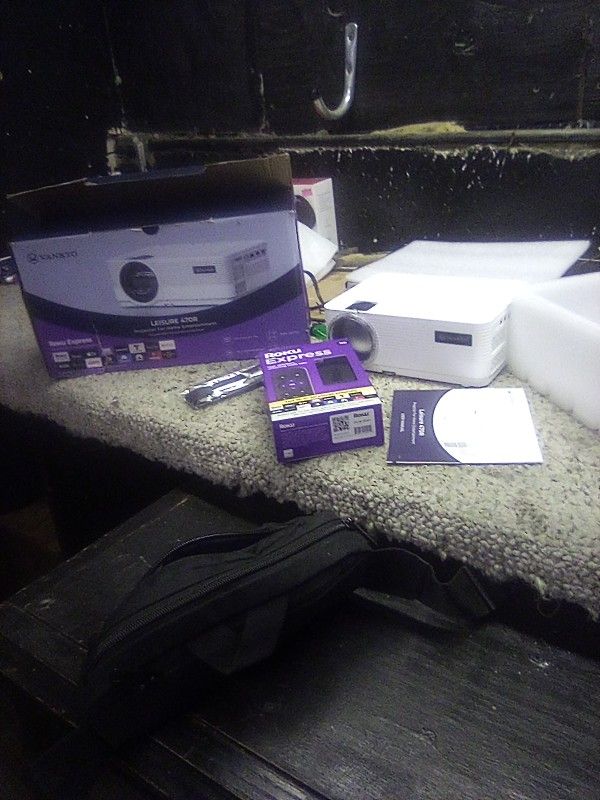 Leisure 470r Projector