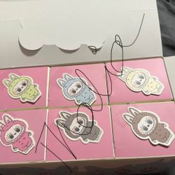 LABUBU THE MONSTER MACARON SET 