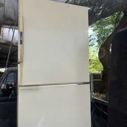 Refrigerator amana