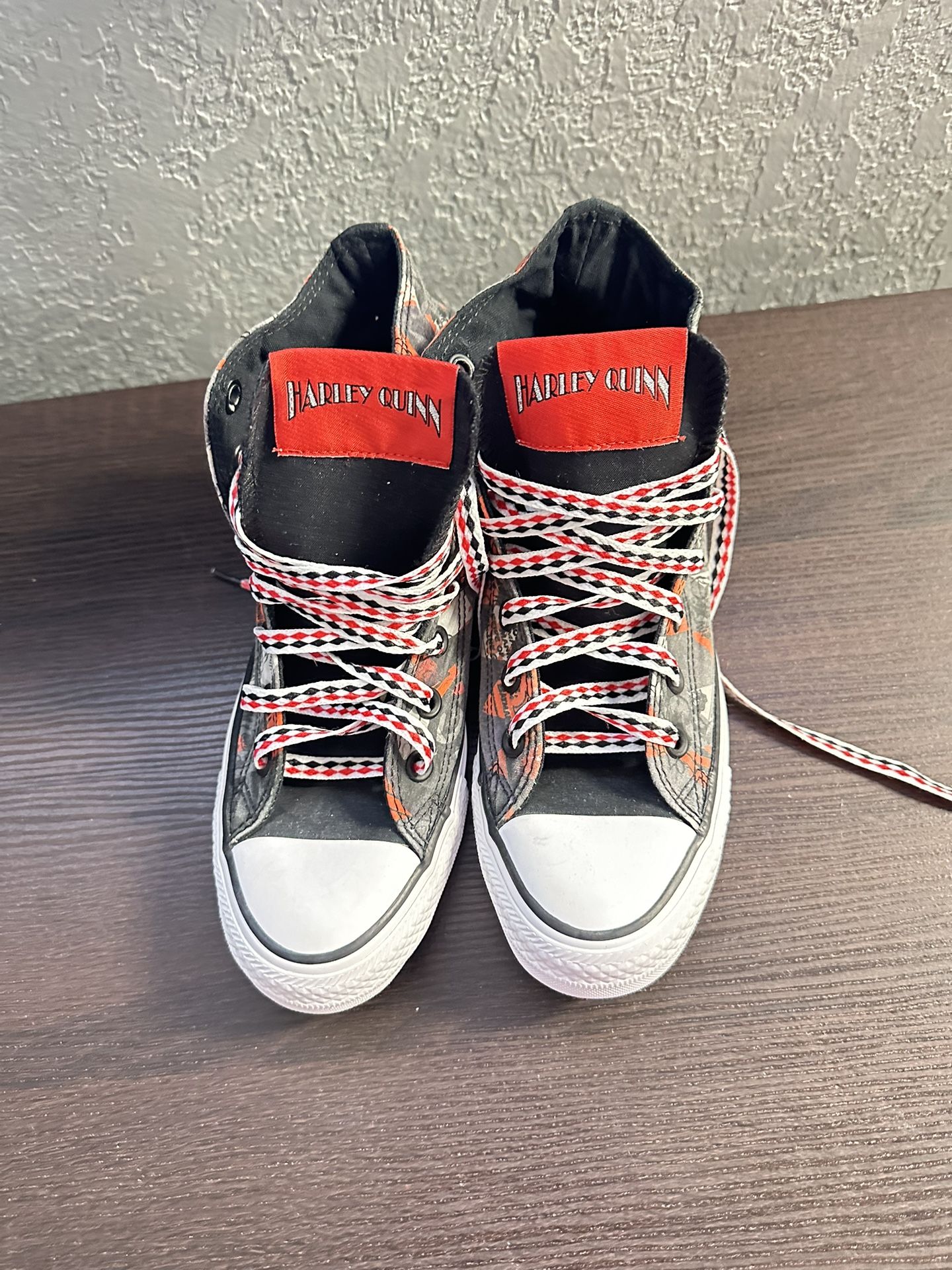 Harley Quinn Converse 