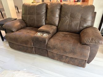 Reclining Loveseat With Console