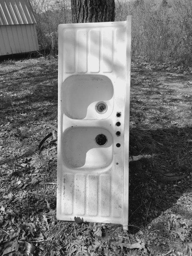 Antique Farmhouse Kitchen Sink 
