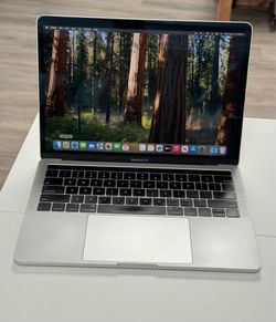 MacBook Pro 256GB Core i5 Touch Bar  Core i7 - Good for School or work 18