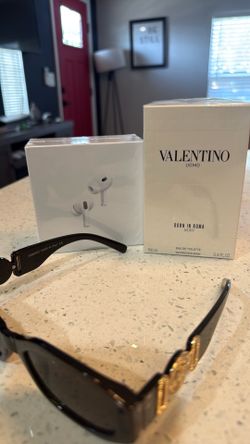 Valentino Ivory.