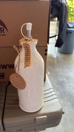 Ceramic cruet bottle