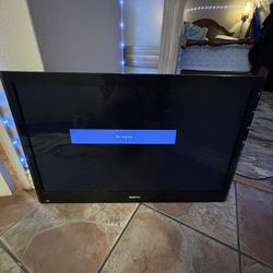 32” Sanyo LCD HDTV in excellent condition