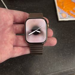 Apple Watch Series 10 Titanium - GPS+Cellular (46mm Gold) (Link Bracelet)