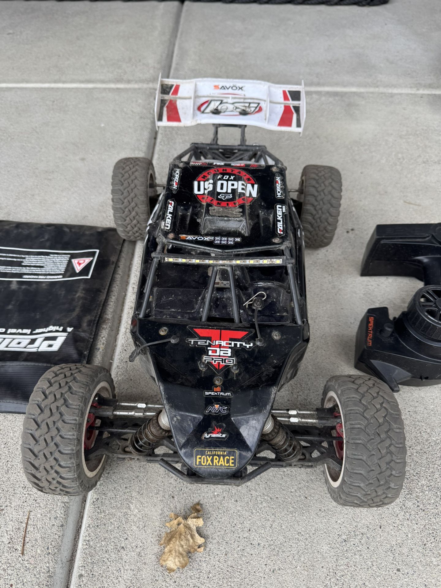 Losi tenacity